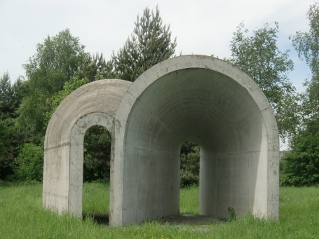 Raketenstation Hombroich : Begehbare Skulptur ( Eingang/Ausgang ) von Heinz Baumüller